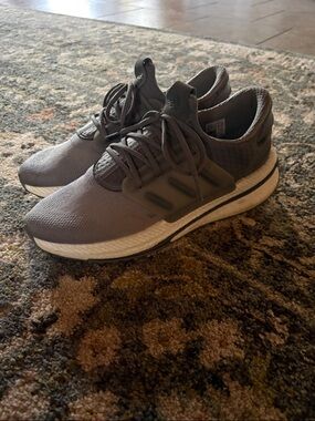 Addidas Men's Gray Performance Running Shoes